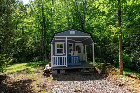 245 White Oak Creek Rd, Burnsville, NC 28714