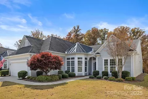 2071 Bronze Leaf Dr, Fort Mill, SC 29707