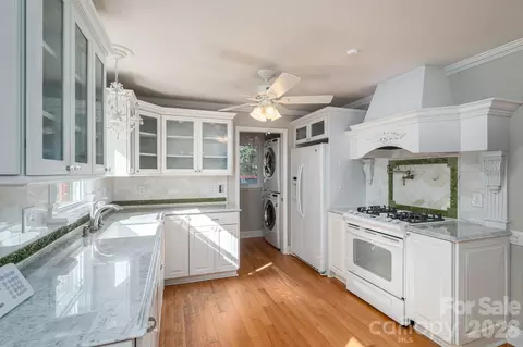 1131 Woodvale Ave, Gastonia, NC 28054