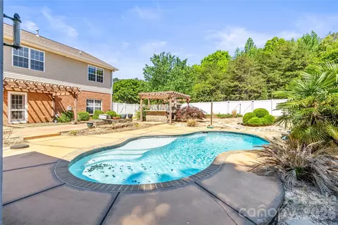 1758 Newland Rd, Denver, NC 28037