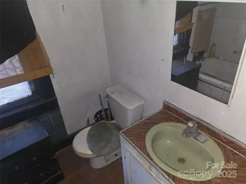 Bath - 704 Sloop Ave, Kannapolis, NC 28083 photo 2 of 2