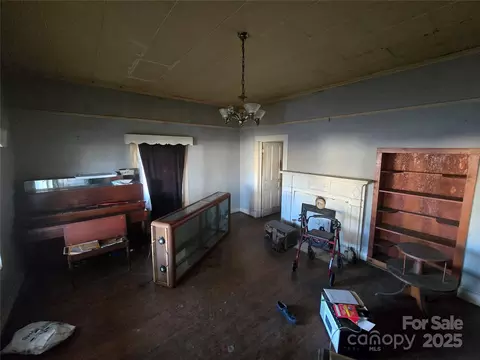 Living - 704 Sloop Ave, Kannapolis, NC 28083 photo 1 of 4