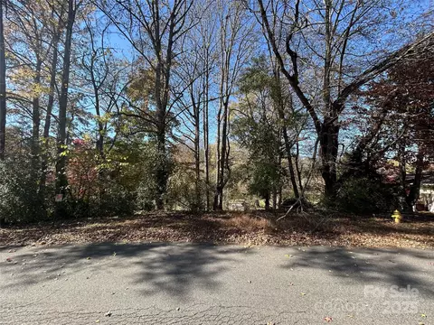 604 Sharon Dr, Statesville, NC 28625