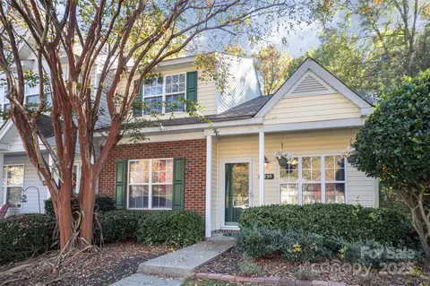 8230 Rudolph Rd, Charlotte, NC 28216