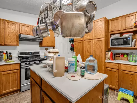 Kitchen - 262 Daisy Ln, Bostic, NC 28018 photo 5 of 6