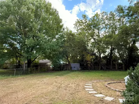 Exterior - 304 E 21st St, Kannapolis, NC 28083 photo 5 of 6