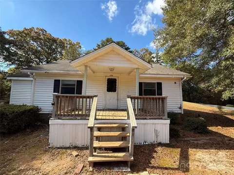 175 Rush Loop Rd, Mount Gilead, NC 27306