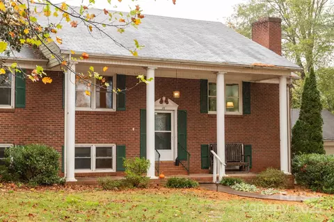 10 Maple Ct, Newton, NC 28658