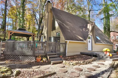 4860 Hauser Dr, Pfafftown, NC 27040