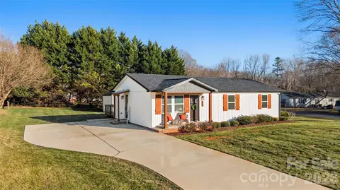 624 Cedar Grove Dr, Gastonia, NC 28056