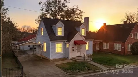 323 4th Street Sw Pl SW, Hickory, NC 28602