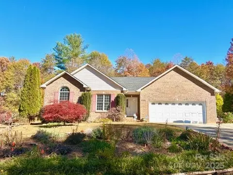 3724 26th Street Ne Dr NE, Hickory, NC 28601