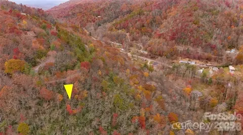 82 Davey Crockett Rd, Fairview, NC 28730