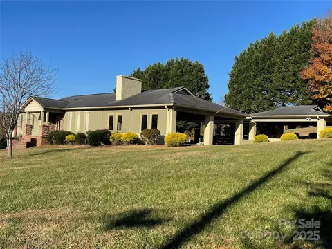 5232 Wolfe Rd, Hickory, NC 28601