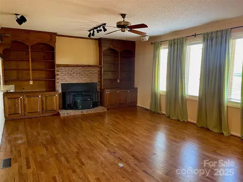 5232 Wolfe Rd, Hickory, NC 28601 photo 14