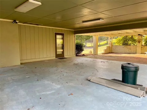 5232 Wolfe Rd, Hickory, NC 28601 photo 3