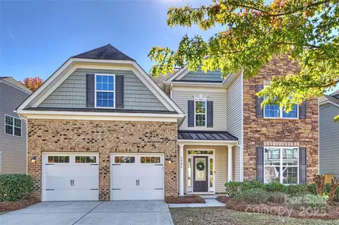8026 Kelburn Ln, Charlotte, NC 28273