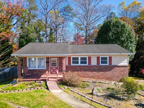32 Harnett St, Asheville, NC 28806