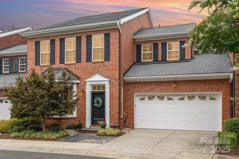 9061 Bonnie Briar Cir, Charlotte, NC 28277