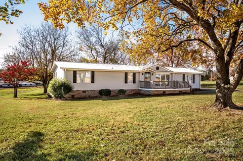 943 Tabor Rd, Olin, NC 28660 photo 2