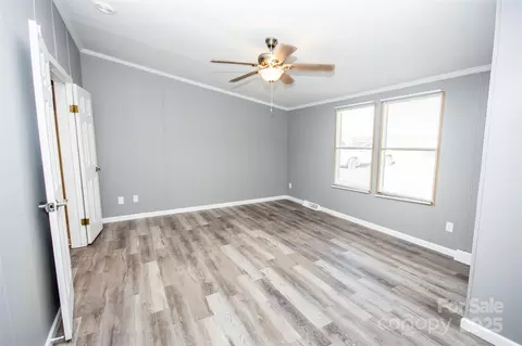943 Tabor Rd, Olin, NC 28660 photo 10
