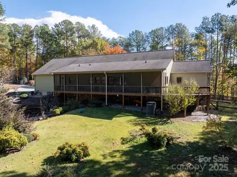Exterior - 4030 S View Blvd, Morganton, NC 28655 photo 3 of 8