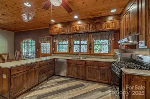 Kitchen - 4030 S View Blvd, Morganton, NC 28655 photo 3 of 3