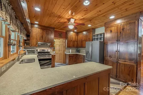 Kitchen - 4030 S View Blvd, Morganton, NC 28655 photo 2 of 3