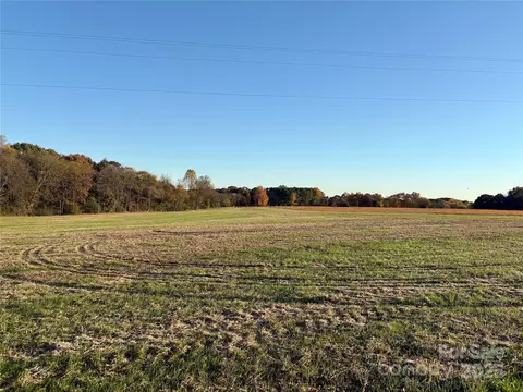 8 562 Williamsburg Rd, Olin, NC 28660