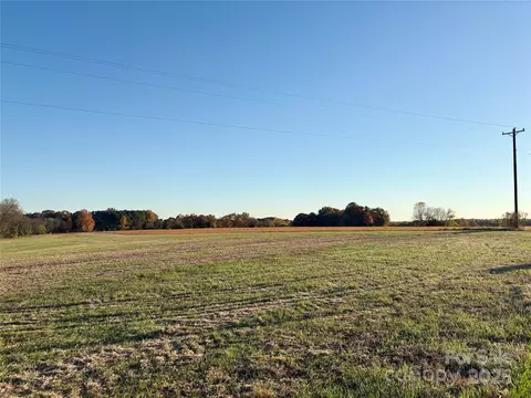 8 562 Williamsburg Rd, Olin, NC 28660 photo 2