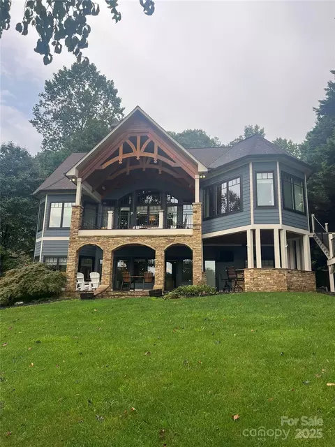 2373 Herman Drake Rd, Young Harris, GA 30582