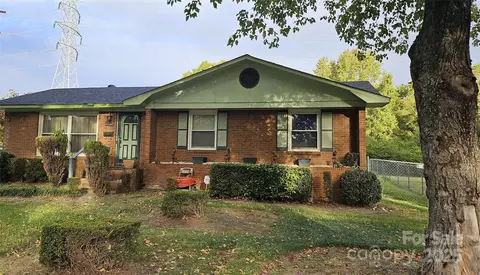 1245 Pondella Dr, Charlotte, NC 28213