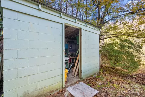 Exterior - 456 Rector Corner Rd, Marshall, NC 28753 photo 6 of 7
