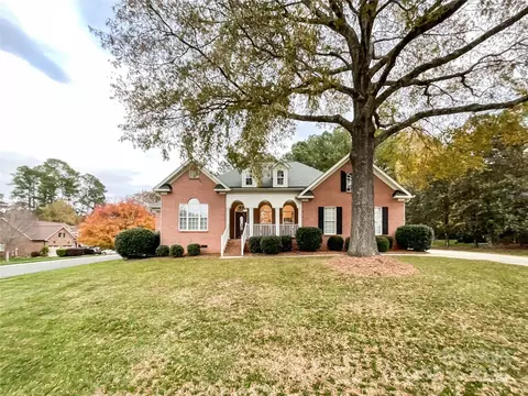 1004 Ivy Pond Ln, Indian Trail, NC 28079