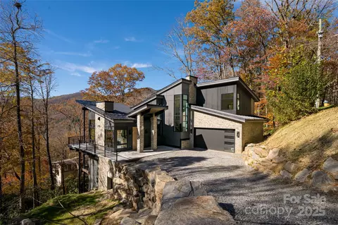 371 Oklahoma Rd, Montreat, NC 28757