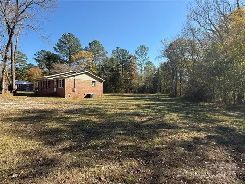 Exterior - 1154 Stringfellow Rd, Chester, SC 29706 photo 3 of 4