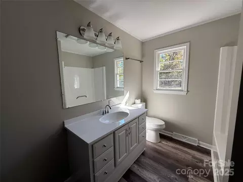 Bath - 1154 Stringfellow Rd, Chester, SC 29706 photo 1 of 1