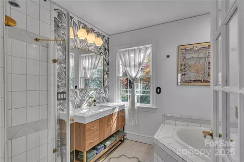 Bath - 35 Wilcox Rd, Tryon, NC 28782 photo 1 of 3