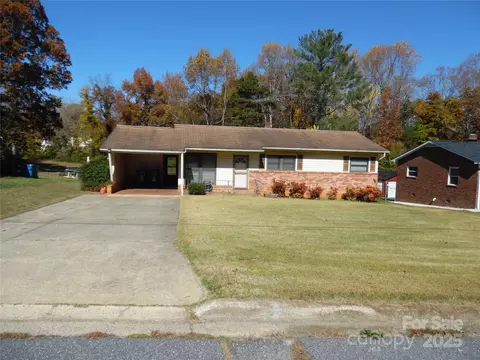3120 6th Sw Ave SW, Hickory, NC 28602
