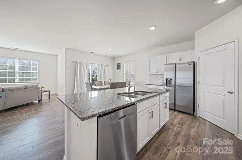 9029 Poquoson Dr, Gastonia, NC 28056