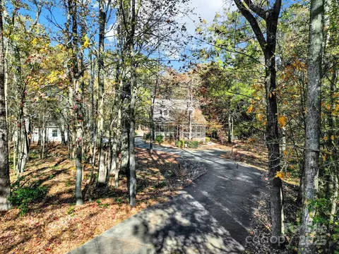 2895 Courtside Dr, Lancaster, SC 29720 photo 2