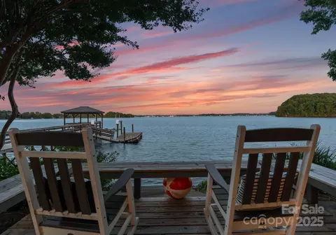 16318 Belle Isle Dr, Cornelius, NC 28031