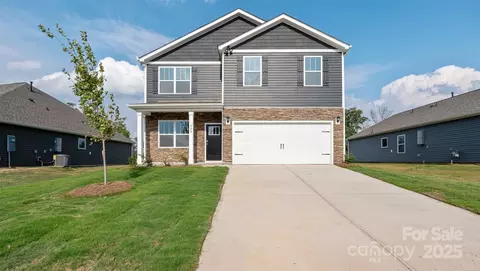 92 Queen Valley Way, Waynesville, NC 28786