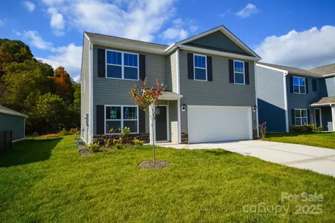 155 Creekwalk Ln, Waynesville, NC 28785