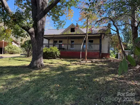 34 Bradley St, Asheville, NC 28806