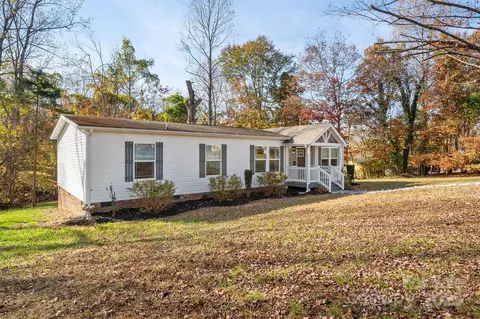 114 Curtis St, Morganton, NC 28655