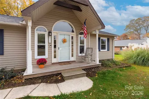 117 Clodfelter Rd, Mooresville, NC 28115