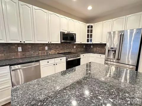 11416 Foggy Bank Ln, Charlotte, NC 28214