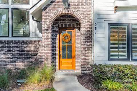 953 Poindexter Dr, Charlotte, NC 28209