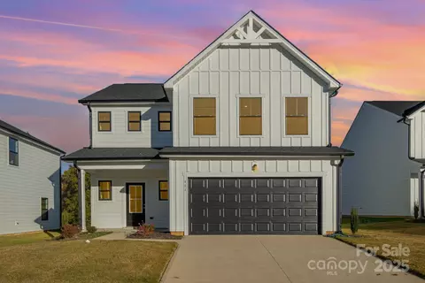 111 Silverwood Ct, Mooresville, NC 28115